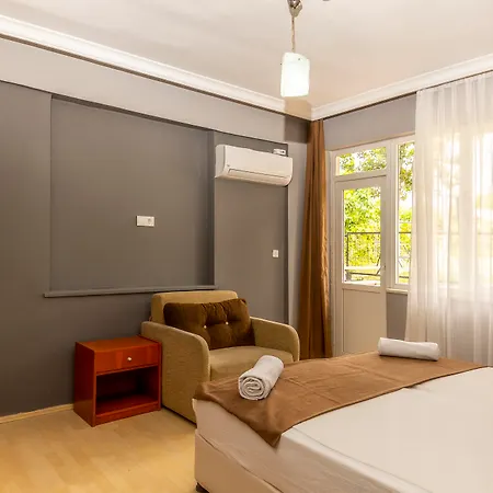 New Garden Aparthotelside 3*